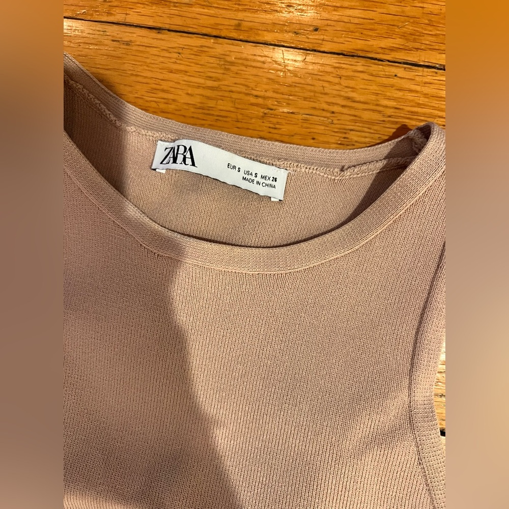 Zara Women's Beige Crop Tank Top size small